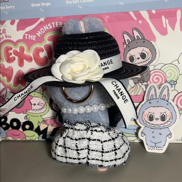 POP MART LABUBU Exciting Macaron Collection With Outfit (SEA SALT COCONUT) - Picture 6 of 17